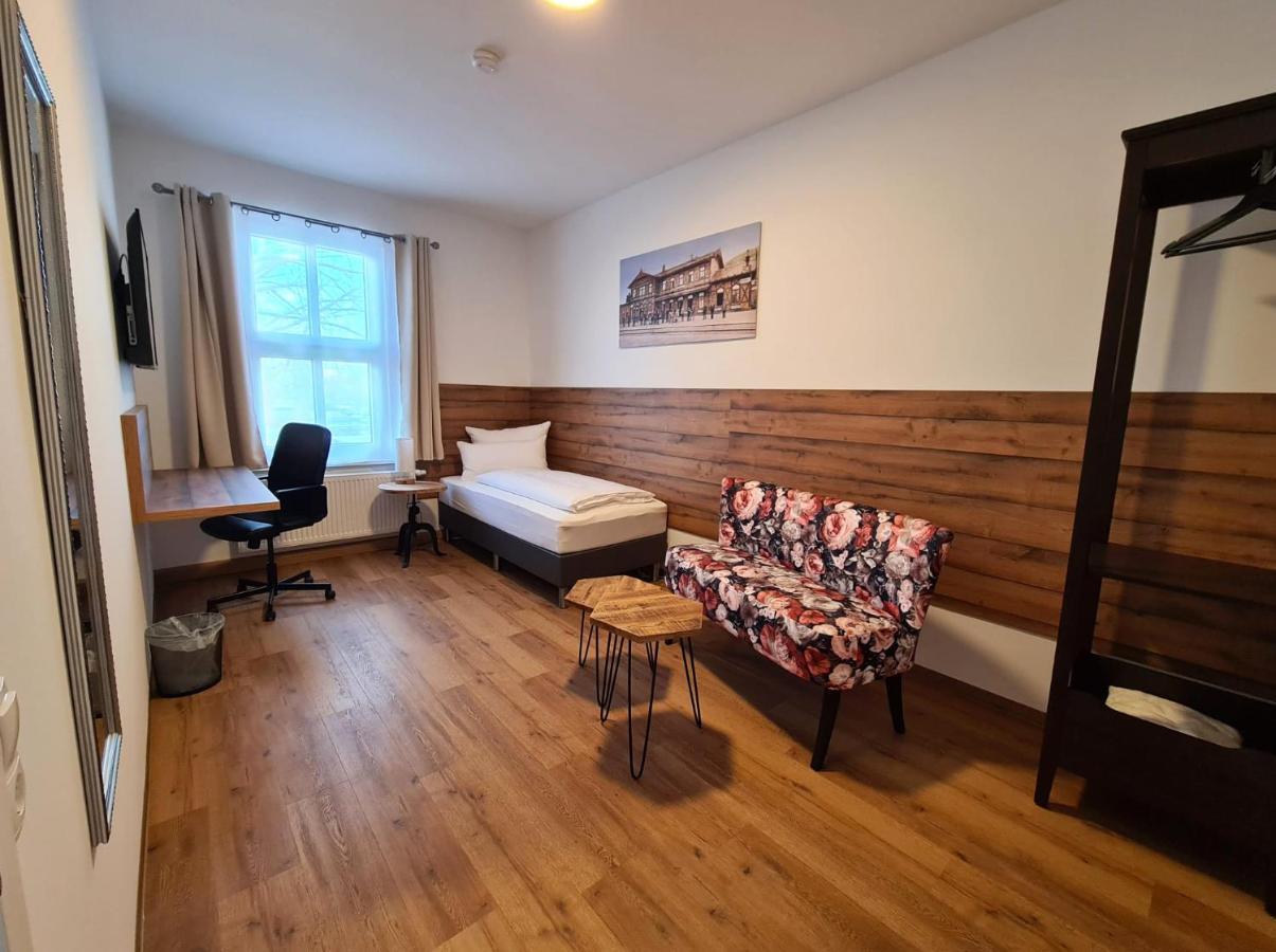 Hotel Gleis 3Viertel Jena Bagian luar foto